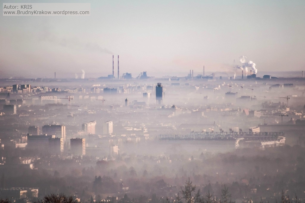 Kraków ma jedno z najwyższych poziomów zanieczyszczeń w Europie, głównie właśnie przez niskie emisje. Zdjęcie dzięki uprzejmości www.brudnykrakow.wordpress.com, autor: ERIK